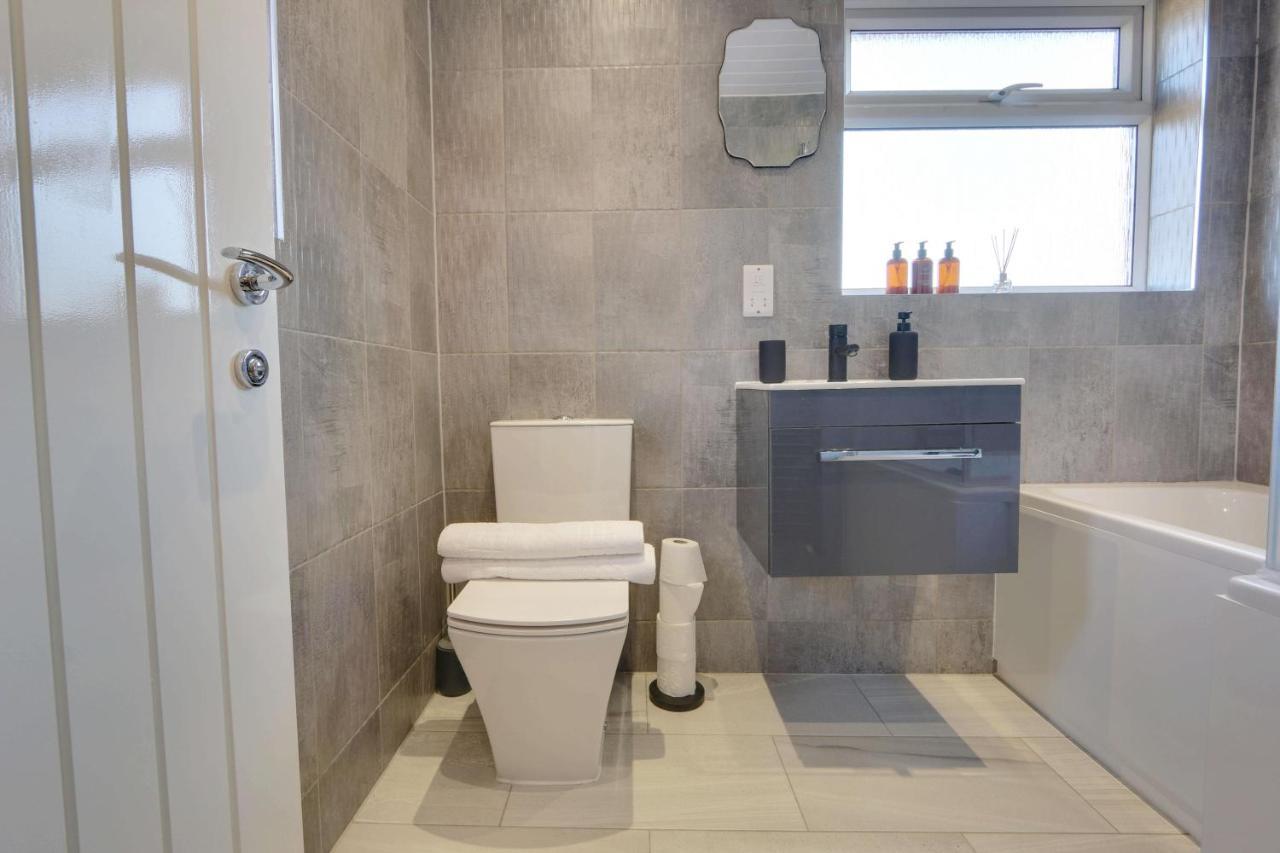 #Upmarket, Exceptional 4 Bed House, With Free Parking, Close To Amenities And Supermarkets Sheffield Dış mekan fotoğraf