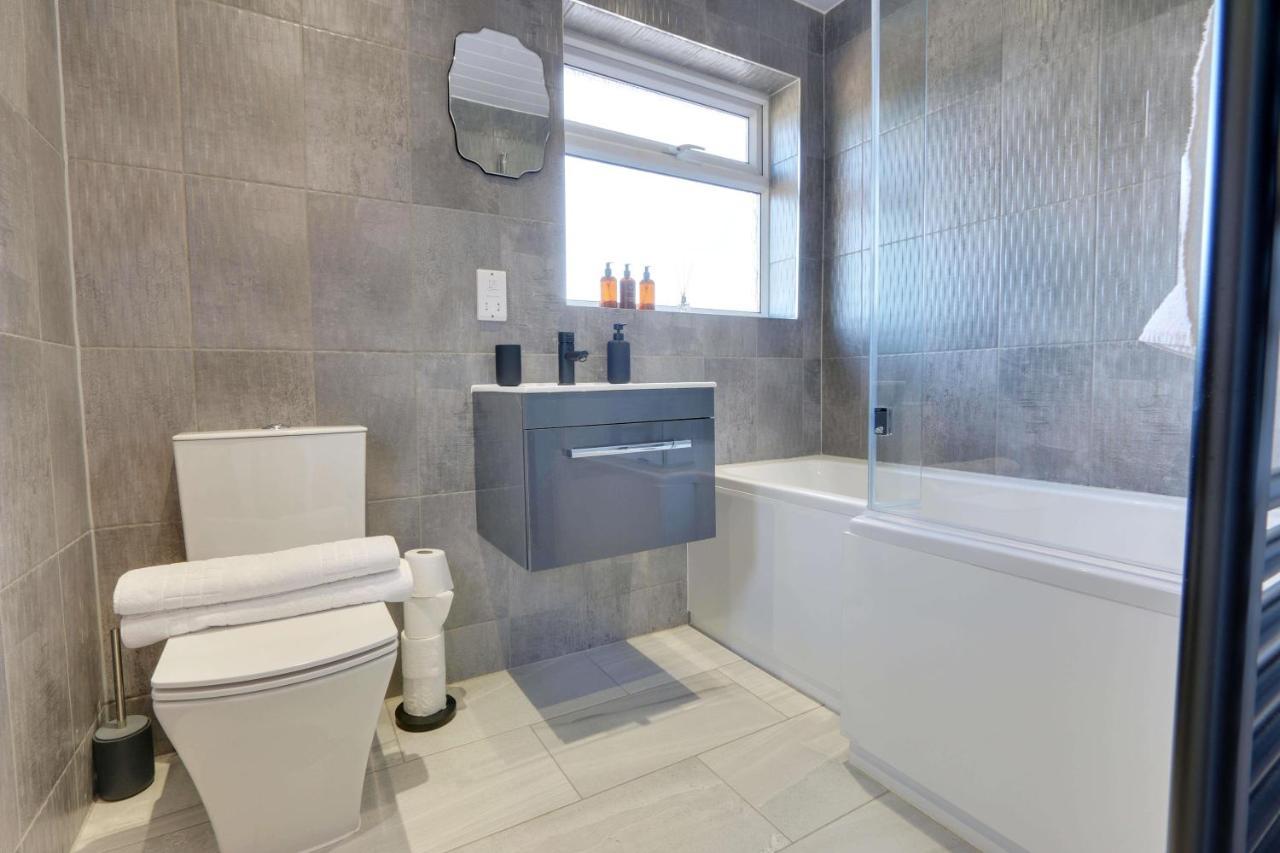 #Upmarket, Exceptional 4 Bed House, With Free Parking, Close To Amenities And Supermarkets Sheffield Dış mekan fotoğraf